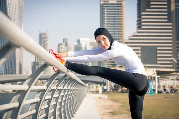 Arabe femme formation en plein air — Photo