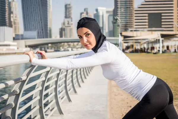 Arabe femme formation en plein air — Photo