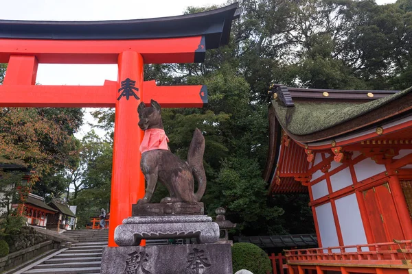 Red Torii of Fushimi Inari Shrine, Kyoto, Japan — Stock Photo, Image