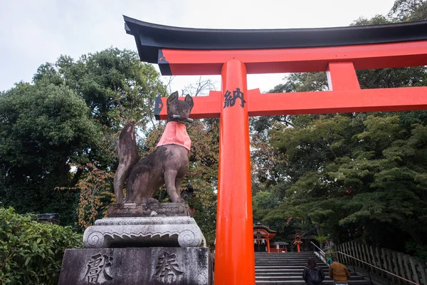 Red Torii of Fushimi Inari Shrine, Kyoto, Japan — Stock Photo, Image