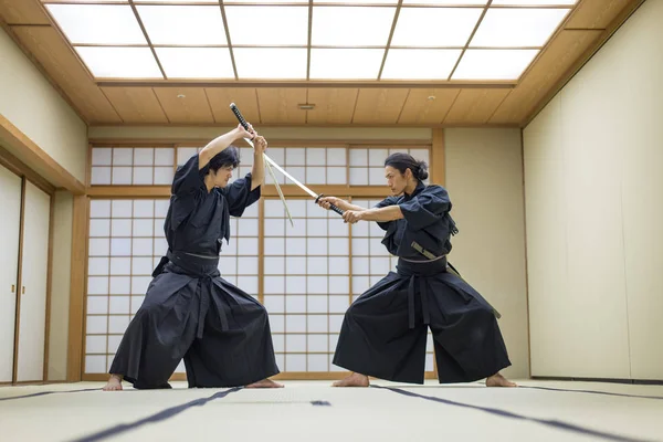 Samuraj szkolenie w tradycyjnych dojo w Tokio — Zdjęcie stockowe