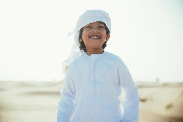 Father and son spending time in the desert — Stock Photo, Image