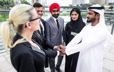 Karışık iş takım gelecekteki iş planları üzerinde anlaşmaları yapma