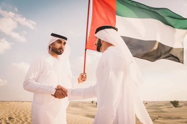 Arabic men in the desert — Stock Photo, Image