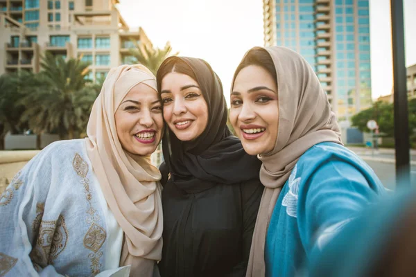 Arabské ženy v Dubaji — Stock fotografie