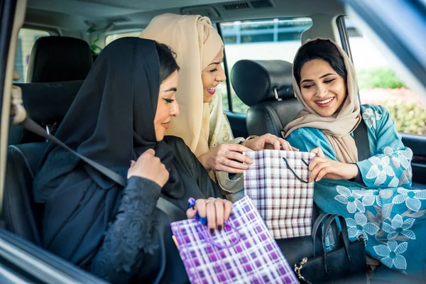 Mujeres árabes en Dubai — Foto de Stock