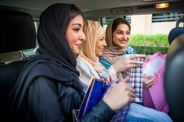 Mujeres árabes en Dubai — Foto de Stock