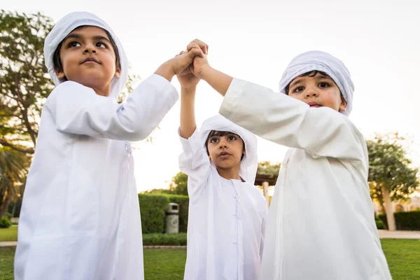 Group of middle eastern kids in Dubai — Stock Photo, Image