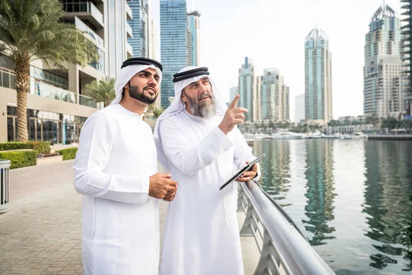 Businessmen in Dubai — Stockfoto