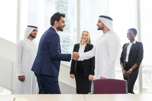 Geschäftstreffen in Dubai — Stockfoto