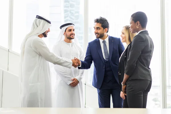 Reunión de negocios en Dubai — Foto de Stock