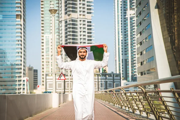 Uomo arabo con kandora a Dubai — Foto Stock