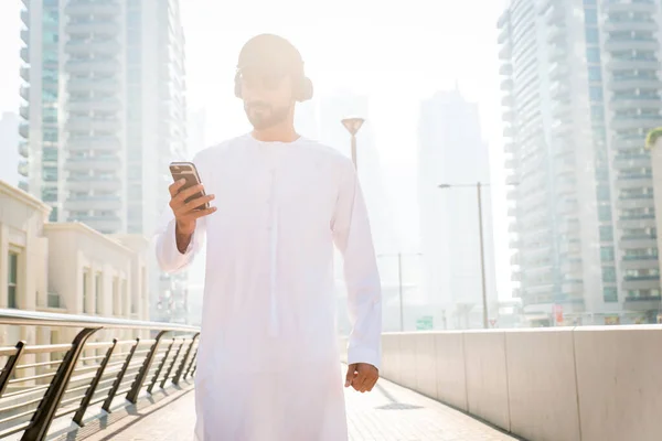 Arabic man with kandora in Dubai — 스톡 사진