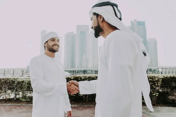 Two men with kandora in Dubai — 스톡 사진