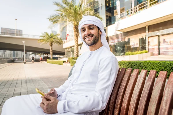 Arabic man with kandora in Dubai — Stock Photo, Image