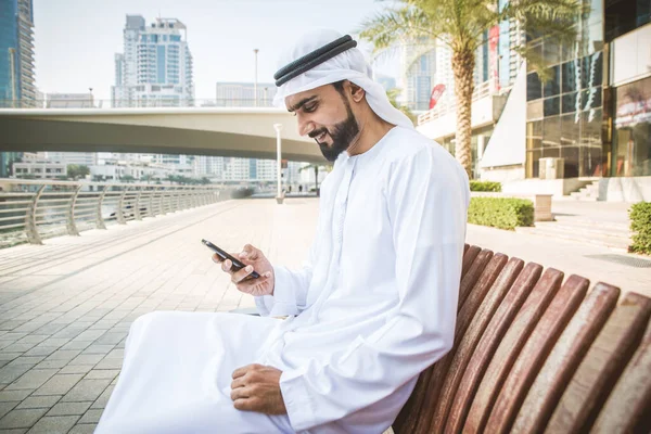 Arabic man with kandora in Dubai — Stok fotoğraf