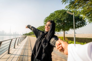 Arabic couple dating in Dubai