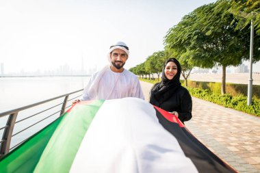 Arabic couple dating in Dubai