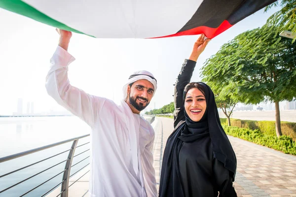 Arabic couple dating in Dubai — Stock Photo, Image