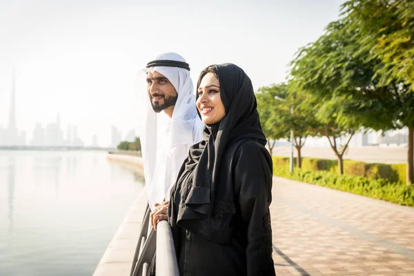 Arabic couple dating in Dubai — 스톡 사진