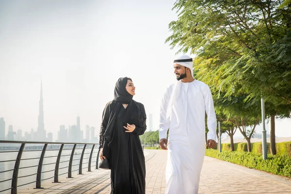 Arabic couple dating in Dubai — 스톡 사진