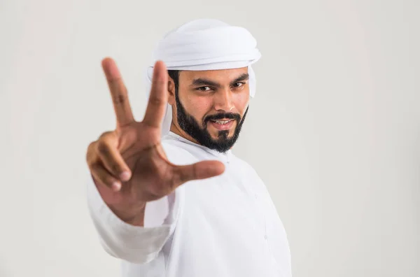 Emirates people in studio — Stockfoto