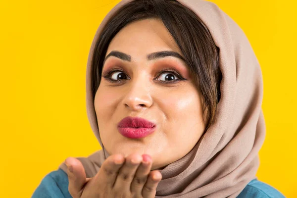 Arabic woman with abaya in studio — Stock Photo, Image