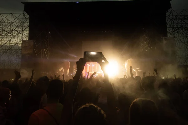 Tömeg Bulizik Koncerten Moltitude People Having Fun Event Strobe Lights — Stock Fotó