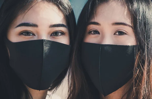 Grupo Chicas Asiáticas Saliendo Después Cuarentena Durante Período Coronavirus Mujeres —  Fotos de Stock