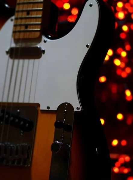 Corpo Guitarra Elétrica Bobina Única Com Iluminação Bokeh Sépia Fundo — Fotografia de Stock