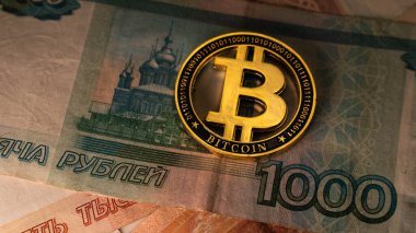 Rus parasına altın Bitcoin. Üst görüntü görüntüsü
