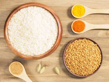 Pirinç, acı biber, çemen otu, masala, zerdeçal, yeşil kakule 