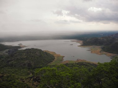 Yedek Valparai, Hindistan ve Tamil Nadu 'da göl manzarası