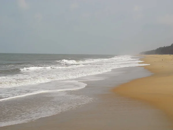 Oceano Índico costa Mar árabe na região de Kochi, Kerala, Índia — Fotografia de Stock