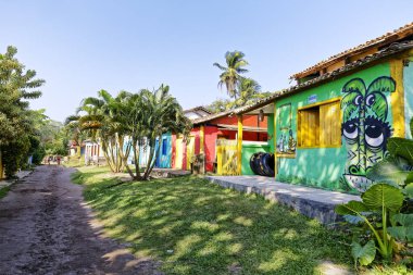 Caraiva, Bahia Eyaleti, Brezilya - Eylül 08, 2019 - Caraiva Sahili 'nin manzaraları ve günlük yaşamı.