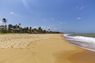 Caraiva, Bahia Eyaleti, Brezilya - 08 Eylül 2019 - Riverside Panorama. Manzaralar ve Caraiva Sahili 'nin günlük hayatı..