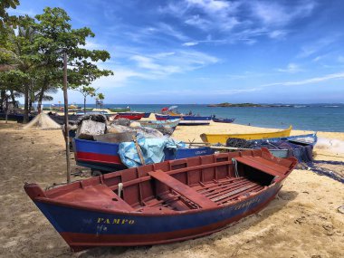 Costa Sahili 'ndeki balıkçı tekneleri, Vila Velha, Espirito Eyaleti - Brezilya