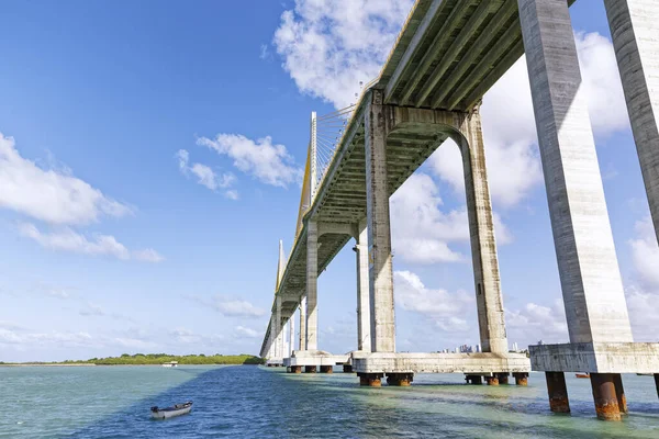 在巴西被称为 Ponte Rio Negro 的马瑙斯 埃斯杜巴大桥的日间拍摄 — 图库照片