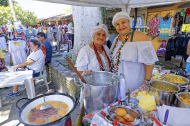 Porto Seguro, Bahia Eyaleti, Brezilya - 10 / 05 / 2019 - Acaraj, Bahia Eyaletinin Tipik Sokak Yemekleri