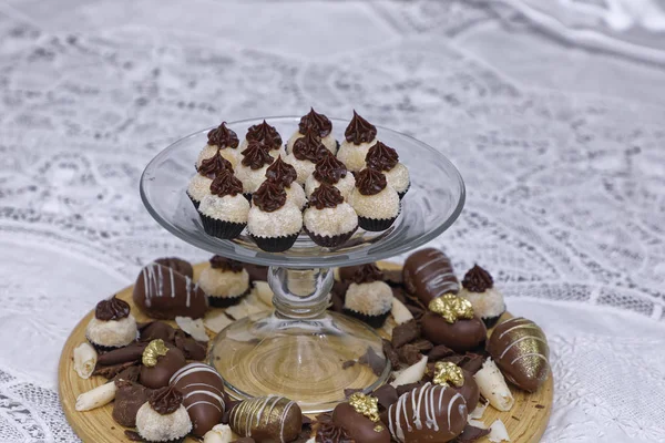 Lotes Doces Chocolate Saborosos Fundo Mesa Cozinha — Fotografia de Stock