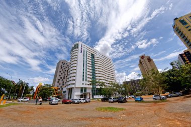 Brasilia, Distrito Federal, Brezilya - 30 Mart 2020: Hotel Sector ile Brasilia sokak manzarası