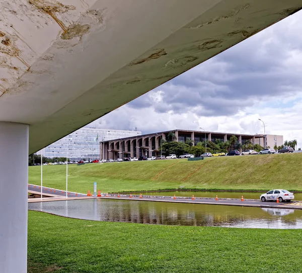 Brasilia, Distrito Federal, Brezilya - Mart 2020: Brezilya 'nın Brasilia federal bölgesinde modern mimari