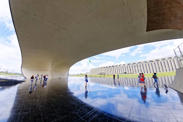 Brasilia, Distrito Federal, Brezilya - Mart 2020: Brezilya 'nın Brasilia federal bölgesinde modern mimari