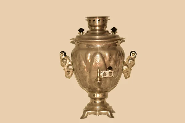 Beyaz Arka Planda Samovar Metali Çayı Ukrayna Stili — Stok fotoğraf