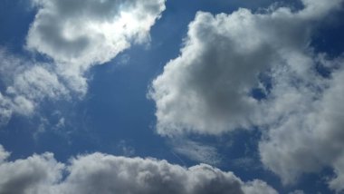 Gökyüzü Günündeki Bulutların Görüntüsü