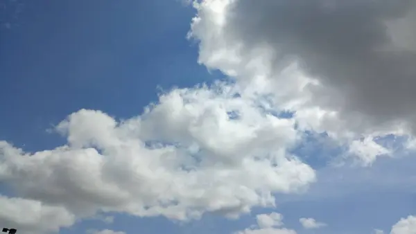 Imagem de nuvens na hora do dia do céu — Fotografia de Stock