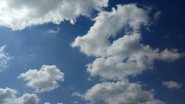 Gökyüzü Günündeki Bulutların Görüntüsü