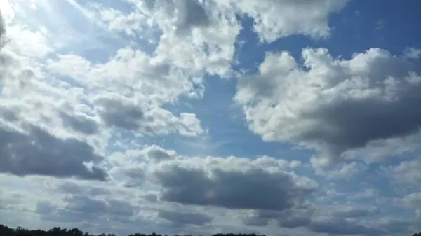 空の雲のイメージ｜Day Time — ストック写真