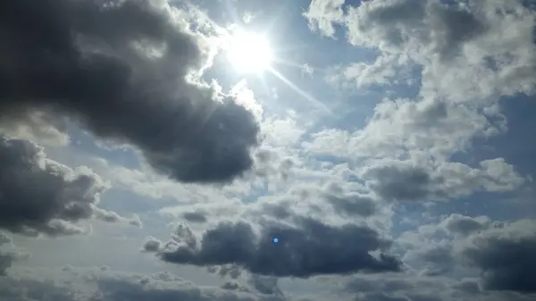 Imagen de nubes en el cielo Tiempo del día — Foto de Stock