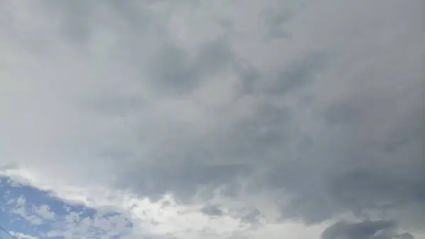 Imagem de nuvens na hora do dia do céu — Fotografia de Stock